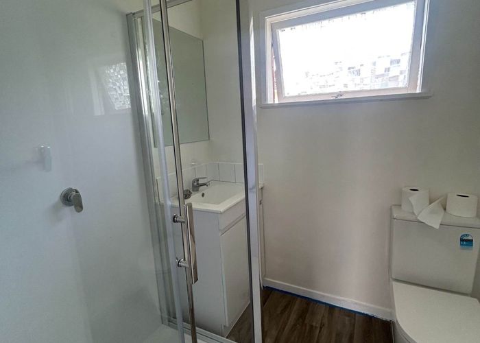  at 2/99 Hillside Road, Glenfield, North Shore City, Auckland
