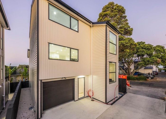  at A-E/31 Waddell Ave, Point England, Auckland City, Auckland
