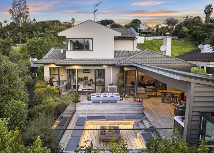  at 16 Renlee Place, Shelly Park, Auckland