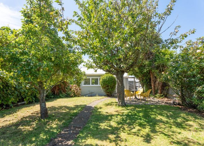  at 36 Dickens Street, Addington, Christchurch City, Canterbury