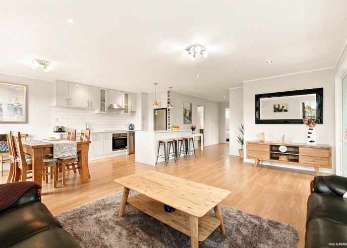  at 96 Lynn Road, Bayview, Auckland