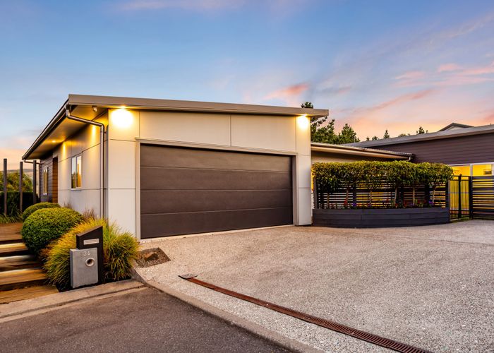  at 136 Endeavour Drive, Whitby, Porirua