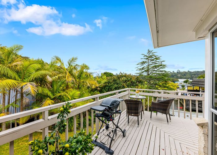  at 2/18 Simon Ellice Drive, Bayview, North Shore City, Auckland