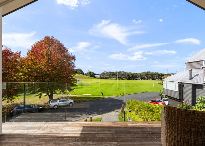  at 6 Denby Lane, Northcote Point, Auckland