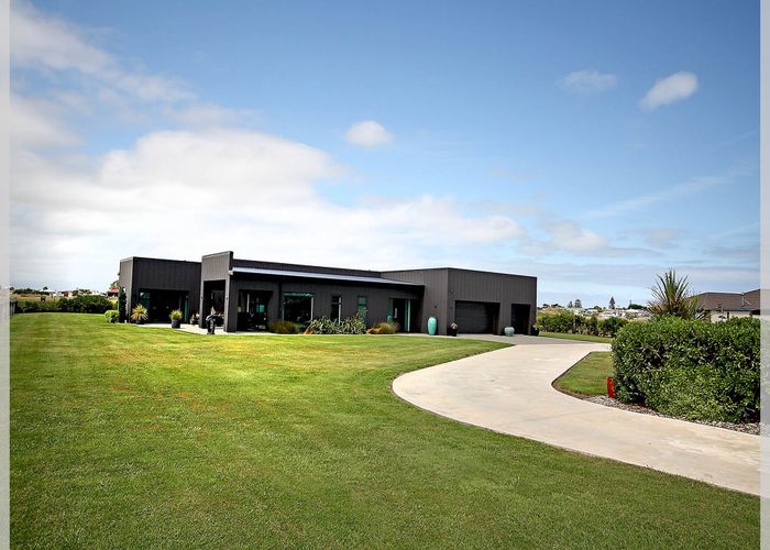  at 16 Carex Grove, Foxton Beach, Horowhenua, Manawatu / Whanganui