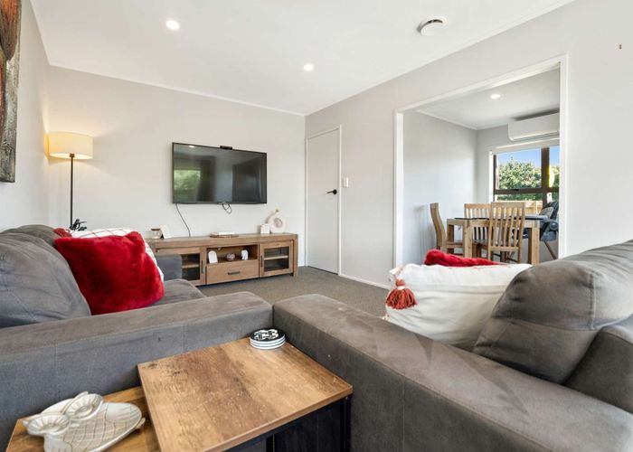  at 112a Queen Street, Waiuku, Franklin, Auckland