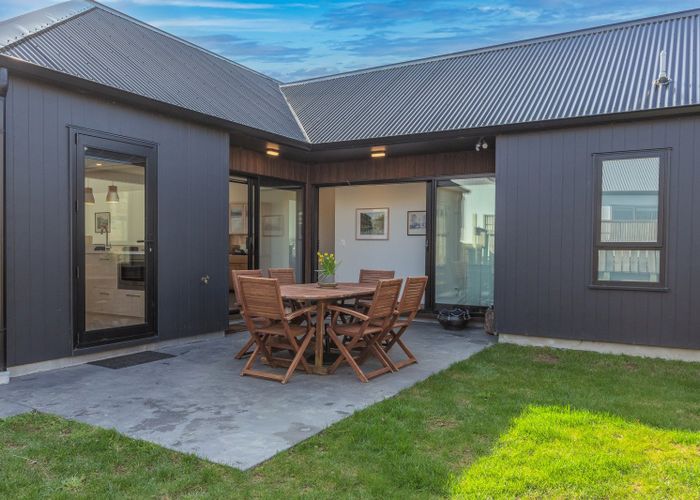  at 9 Lemonwood Way, Woodridge, Wellington