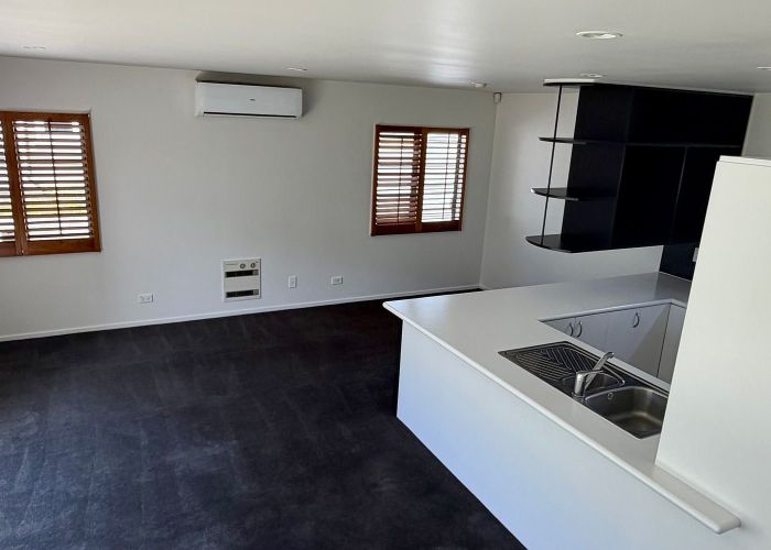  at 2/19 Hills Road, Edgeware, Christchurch City, Canterbury