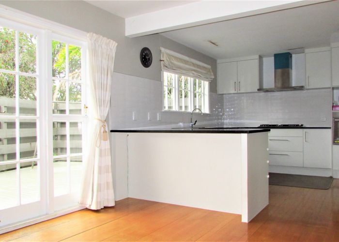  at 16 Woodstock Road, Forrest Hill, Auckland