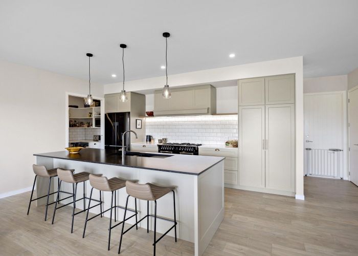  at 118 Tourist Road, Papakura