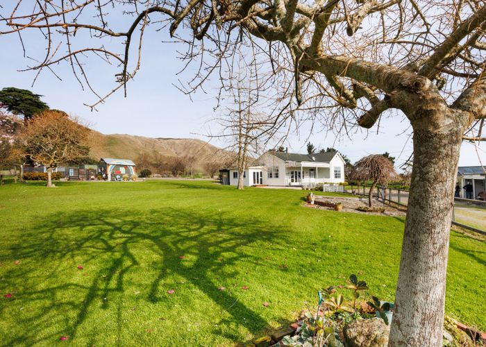  at 185 Albert Road, Tokomaru, Palmerston North