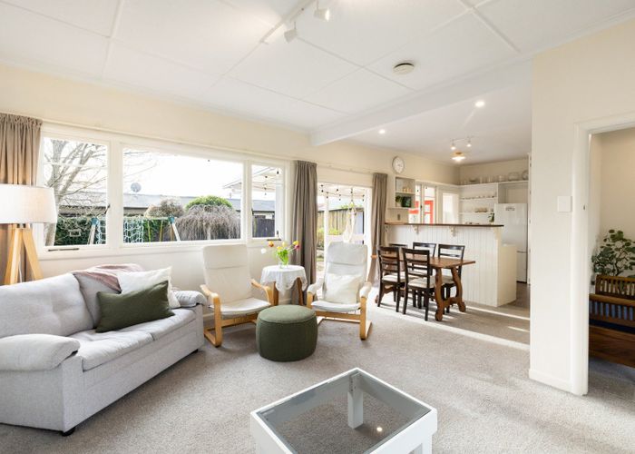  at 26 Forest Lake Road, Forest Lake, Hamilton, Waikato