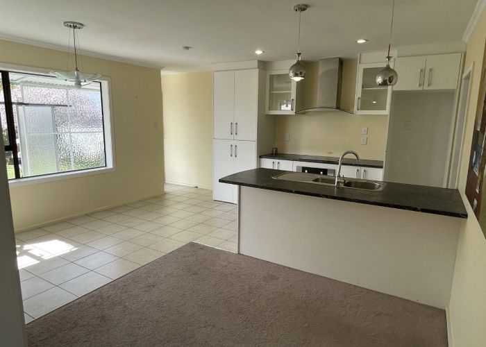  at 132 Avonhead Road, Avonhead, Christchurch