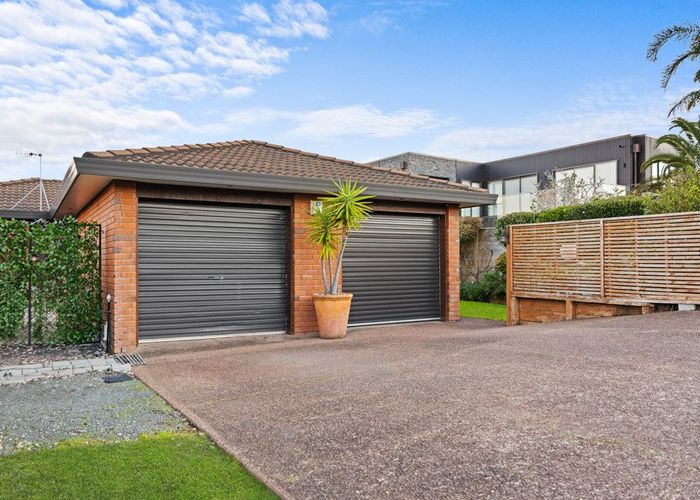  at 1/11 Bernleigh Terrace, West Harbour, Waitakere City, Auckland