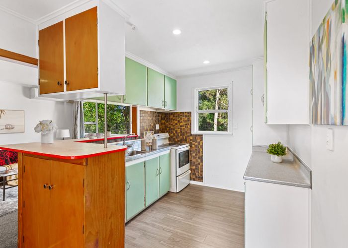  at 1 Normandy Place, Henderson, Auckland