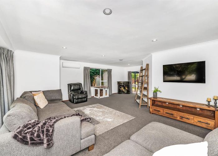  at 10 Beauford Place, Parklands, Christchurch