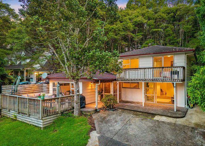  at 16 Fawcett Road, Laingholm, Waitakere City, Auckland