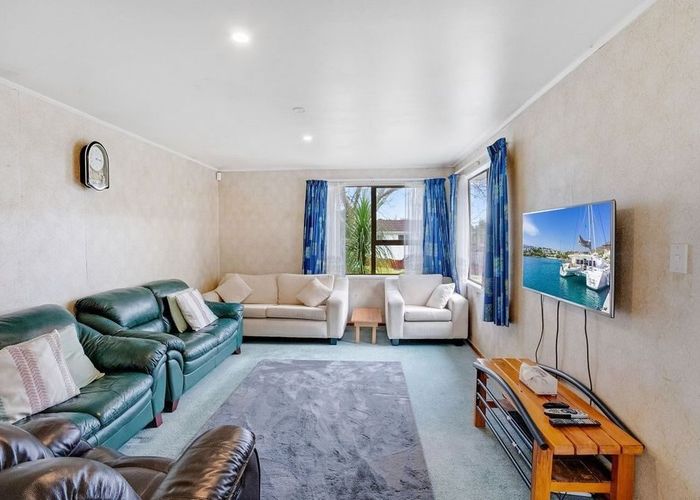  at 1 Banyan Drive, Totara Heights, Manukau City, Auckland