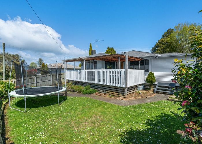  at 9 Thompson Terrace, Manurewa, Auckland