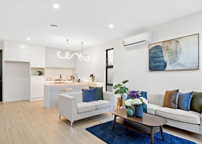  at 121 White Swan Road, Mount Roskill, Auckland City, Auckland