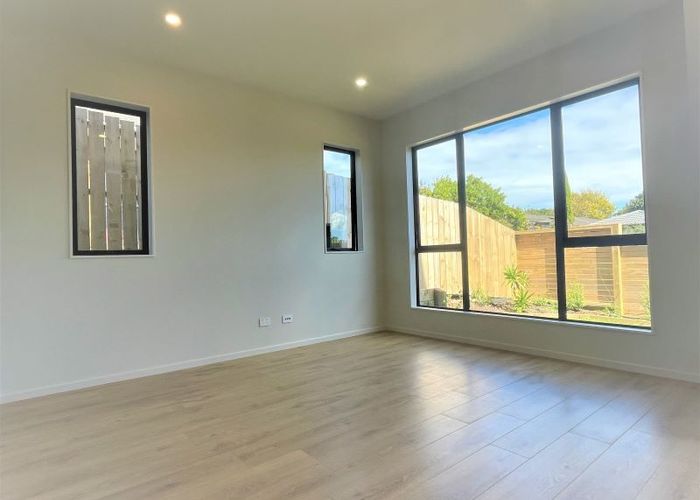  at 2B Askew Place, Farm Cove, Manukau City, Auckland