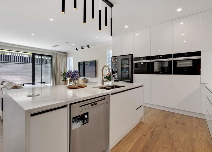  at 31 Surf View Crescent, Red Beach, Whangaparāoa