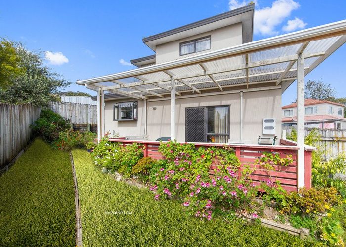  at 12 Paloma Court, Hill Park, Manukau City, Auckland