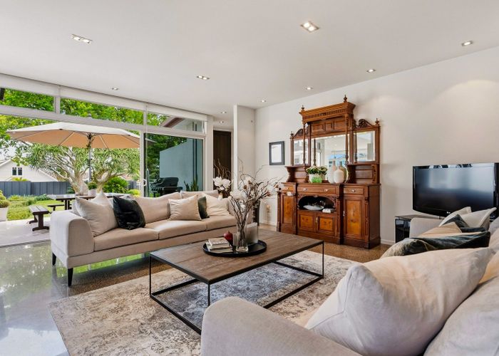  at 6 Beresford Street, Bayswater, North Shore City, Auckland