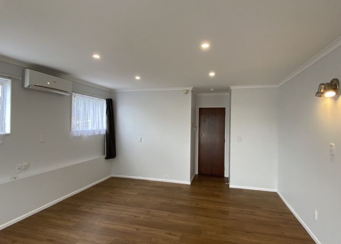  at 4A Hillview Crescent, Paparangi, Wellington, Wellington