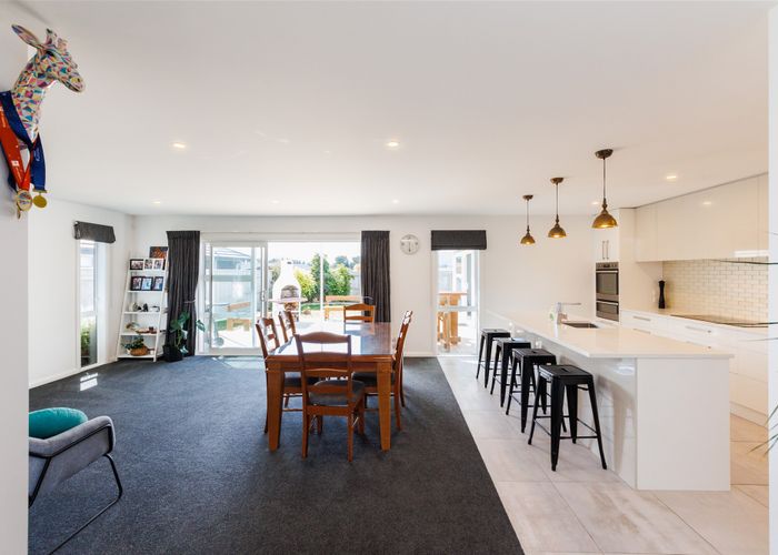  at 118 Johnstone Drive, Fitzherbert, Palmerston North