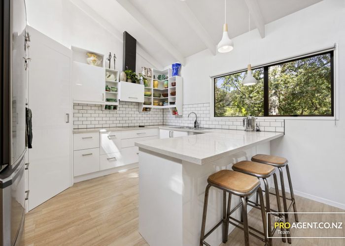  at 7 Minnehaha Avenue, Titirangi, Auckland