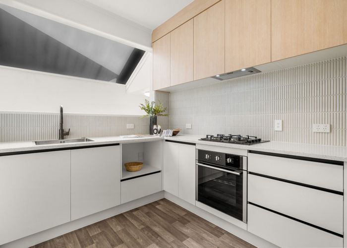  at 32 Forest Lake Road, Forest Lake, Hamilton, Waikato
