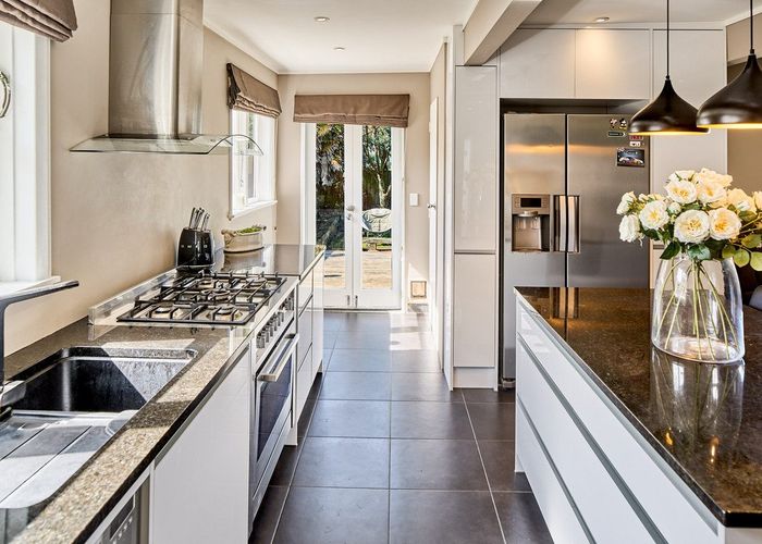  at 44 Airlie Road, Plimmerton, Porirua
