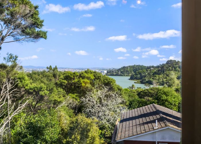  at 24 Houston Place, Bayview, Auckland