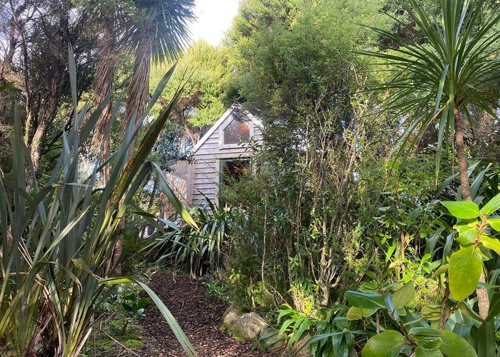  at Kauri Cabin/128 Lone Kauri Road, Karekare, Waitakere City, Auckland