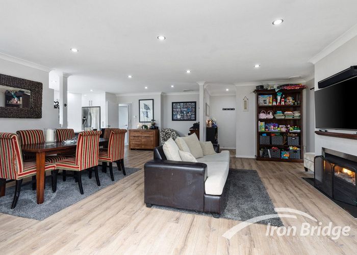  at 2/25 Tramway Road, Beach Haven, Auckland