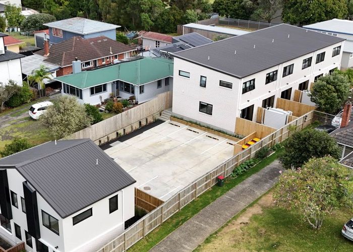  at 3/15 Toru Street, Te Atatu Peninsula, Auckland