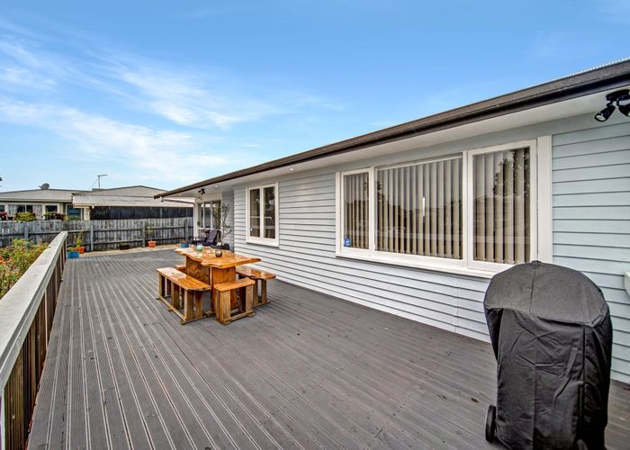  at 13 Chisholm Place, Mangere East, Auckland