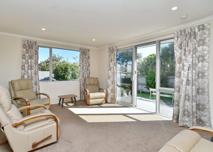  at 2/62 Vivian Street, Burwood, Christchurch