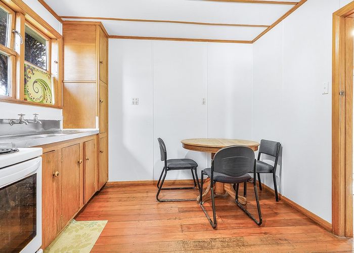  at 6 Watts Crescent, Hamilton East, Hamilton