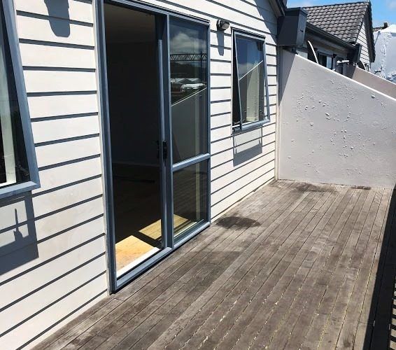 at 9 Pooks Road, Ranui, Waitakere City, Auckland