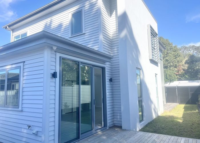  at 333A East Coast Road, Mairangi Bay, North Shore City, Auckland