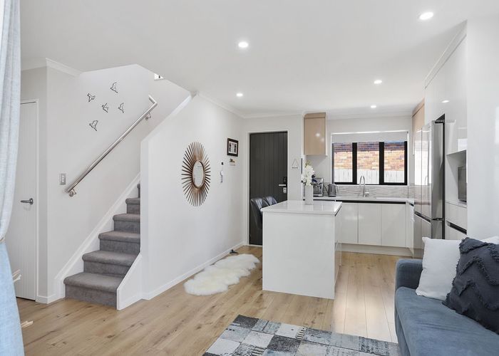  at 9B Kingdale Road, Henderson, Waitakere City, Auckland