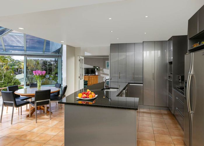  at 2/2 Jutland Street, Mairangi Bay, Auckland