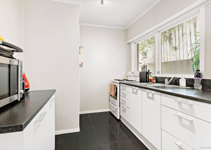  at 1/8 Alexander Avenue, Torbay, Auckland