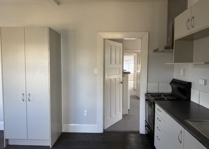  at 27 Clarence Street South, Addington, Christchurch City, Canterbury