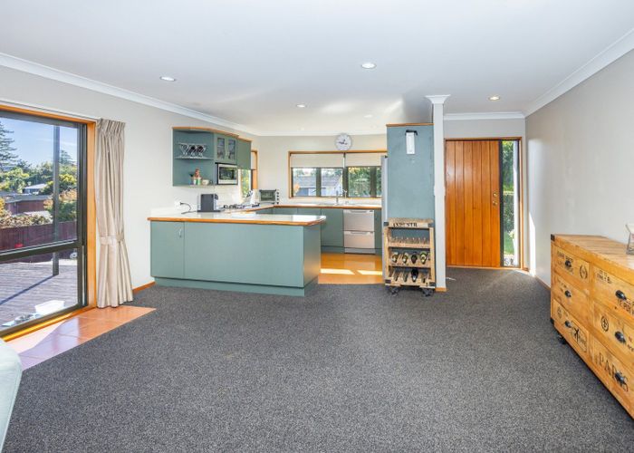  at 1 Sunnyhills Avenue, Glenview, Hamilton