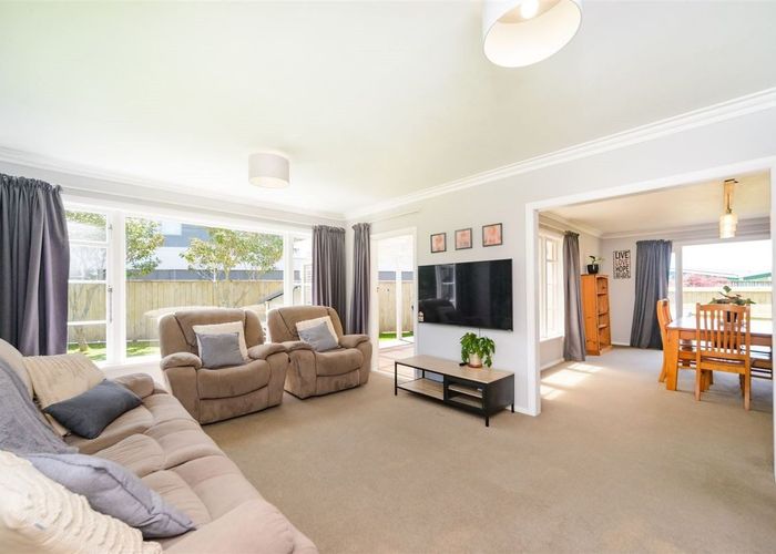  at 90 College Street, Awapuni, Palmerston North, Manawatu / Whanganui