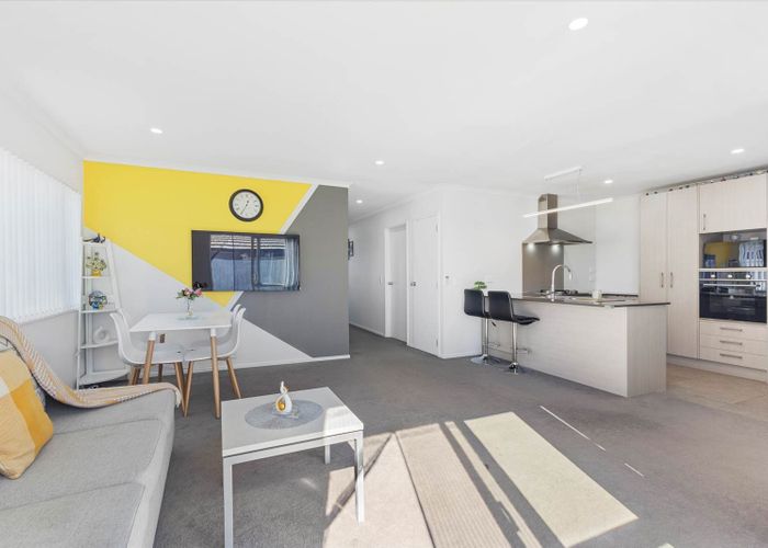  at 8 Whareatua Avenue, Takanini, Papakura, Auckland