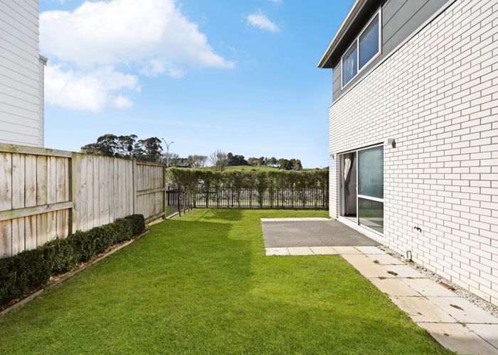  at 7 Rebekah Crescent, Flagstaff, Hamilton